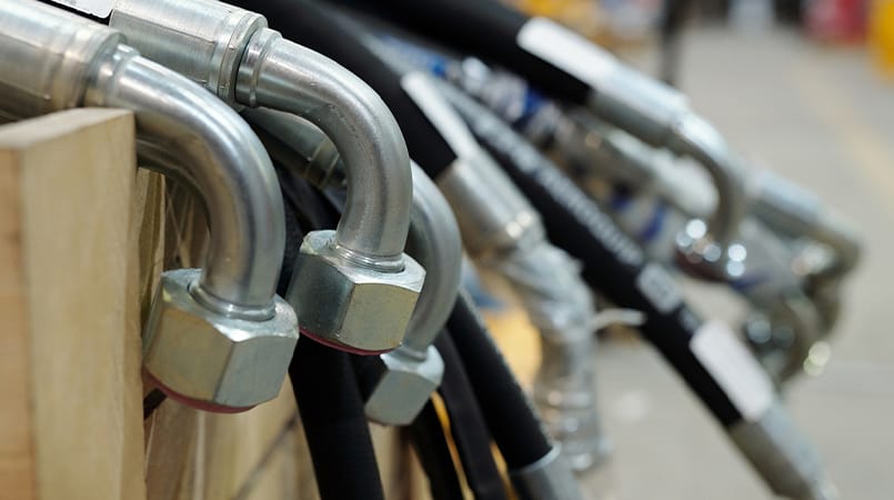 Elementy złączne do hydrauliki siłowej